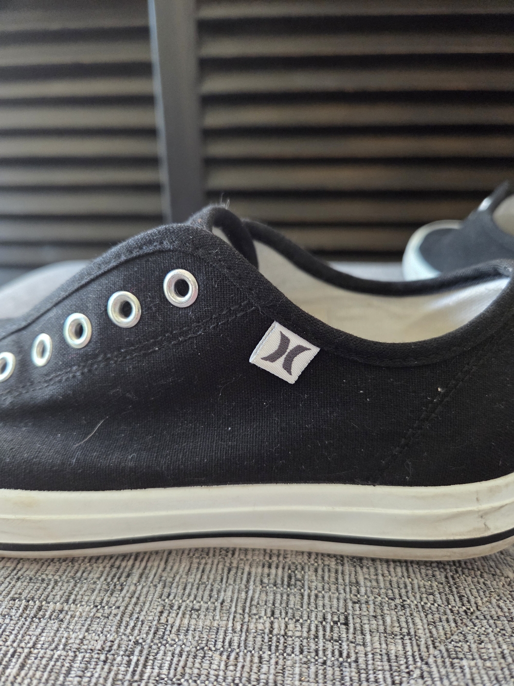 HURLEY Chloe Womens Black Canvas Slip-On Sneakers Size 7.5 - Picture 6 of 9